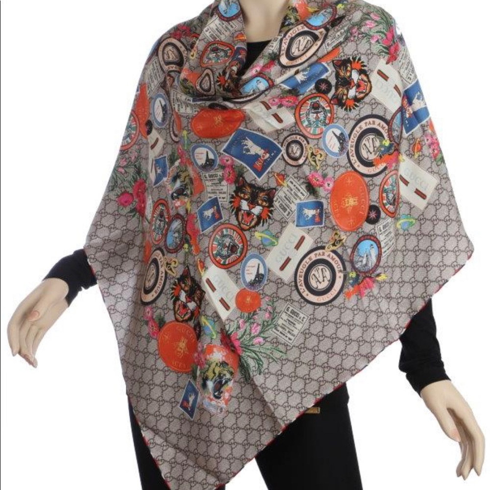 Gucci NIB RARE Courier scarf/wrap blanket size